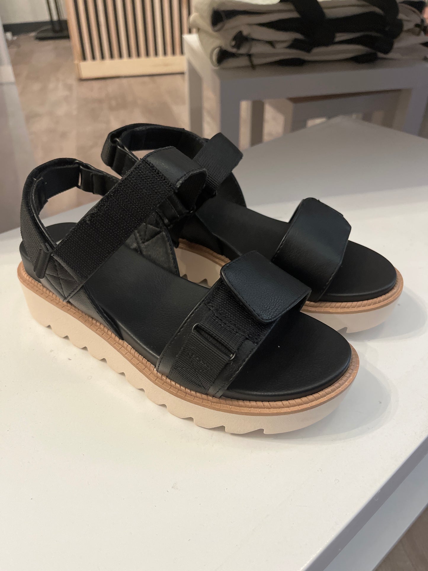 Jony Sandal