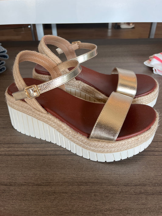 Yanis Sandal